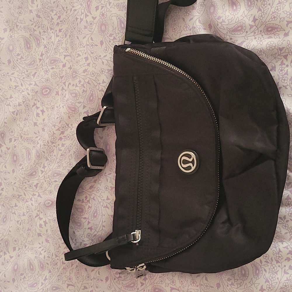 Lululemon body bag